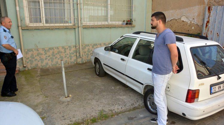 Balıkesir'de, gazetecinin aracına saldırı