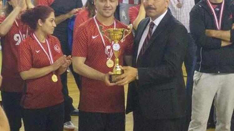 Nallıhan'daki voleybol turnuvası sona erdi