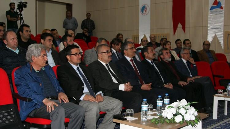 Ağrı'da, "Türkiye ve Dünyada Yükseköğretim ve İstihdam" konferansı