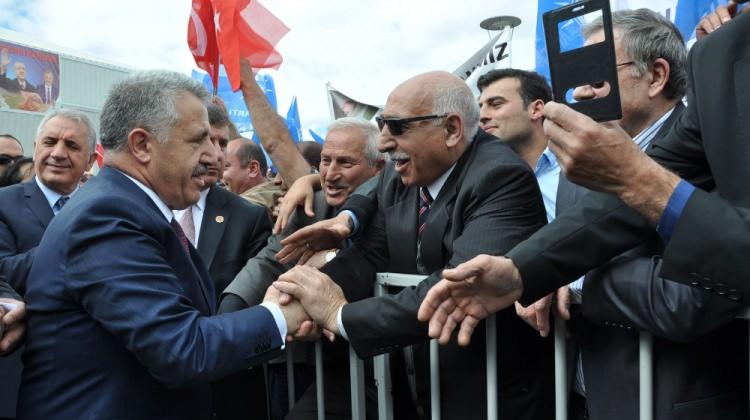 Bakan'a memleketinde çoşkulu karşılama