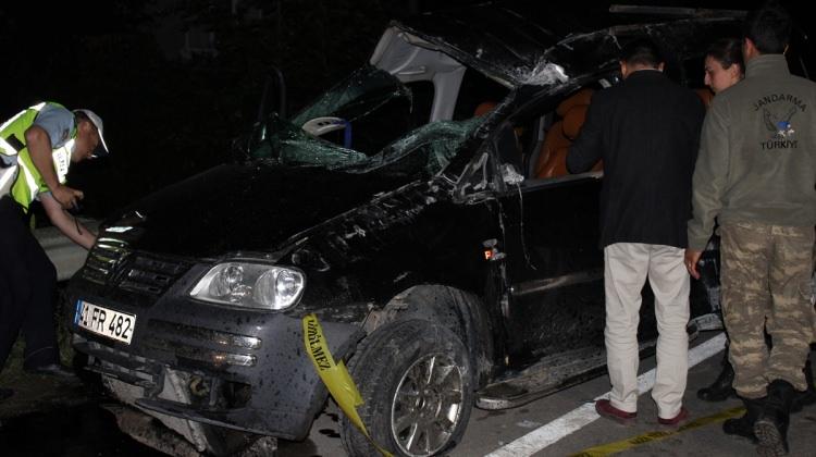 Tokat'ta kamyonet devrildi: 2 ölü, 3 yaralı