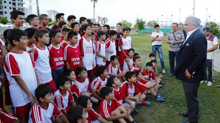 Başkan Tollu, Erdemli Gençlerbirliği Spor Kulübü'nü ziyaret etti