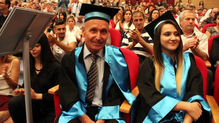 Emekli öğretmen Ermenice bölümünü birincilikle bitirdi