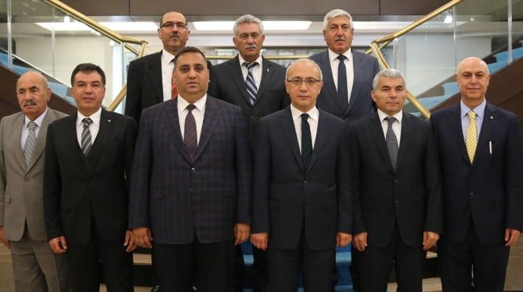 Tarsus heyetinden Kalkınma Bakanı Elvan'a ziyaret