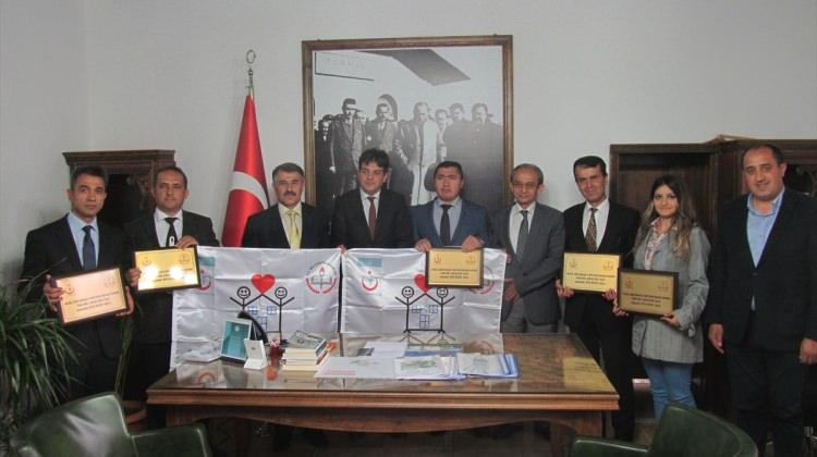Turhal'da 5 okula "Beyaz Bayrak" ödülü verildi