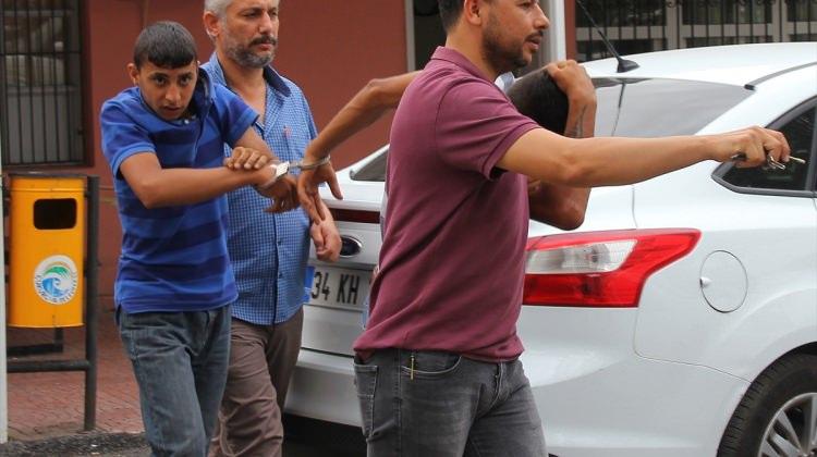 Adana'da kapkaç şüphelisi 5 kişi yakalandı