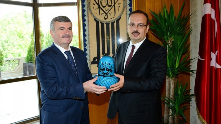 Vali Canbolat'tan Belediye Başkanı Akyürek'e ziyaret