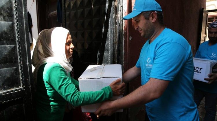Suriyelilere ramazan yardımı