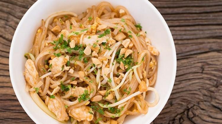 Tavuklu Pad Thai tarifi