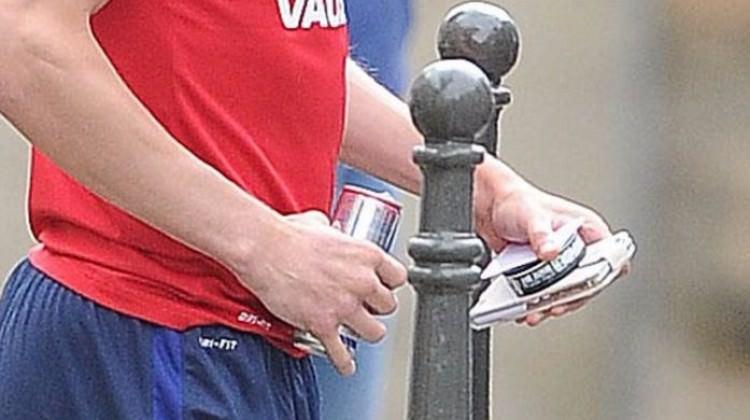 İngiltere'nin golcüsü Vardy fena yakalandı!