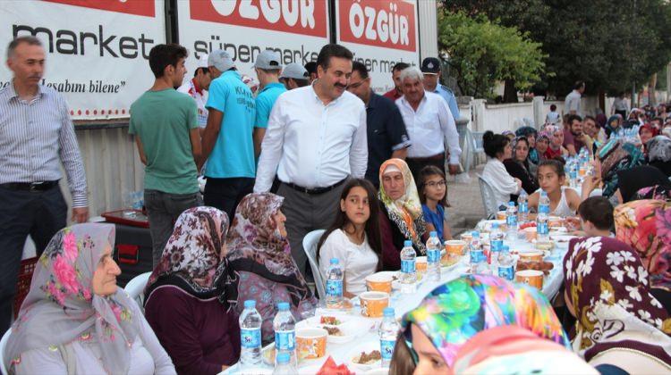 Amasya Milletvekili İpek Taşova’da mahalle iftarına katıldı