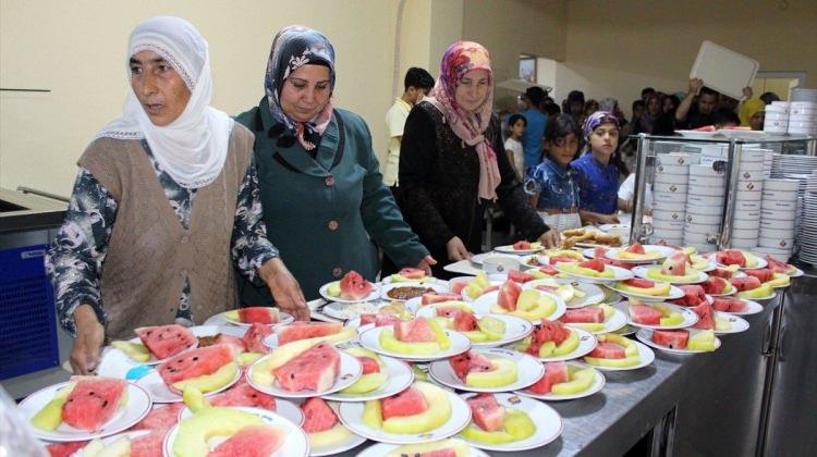 Diyarbakır'da 250 yetim ve aileleri için iftar