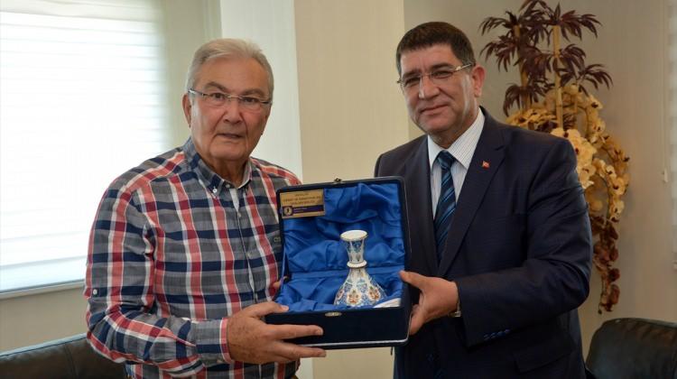 Baykal'dan Esnaf Odası'na ziyaret