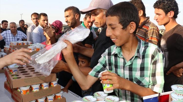 Mersin'de sığınmacılara iftariyelik dağıtıldı