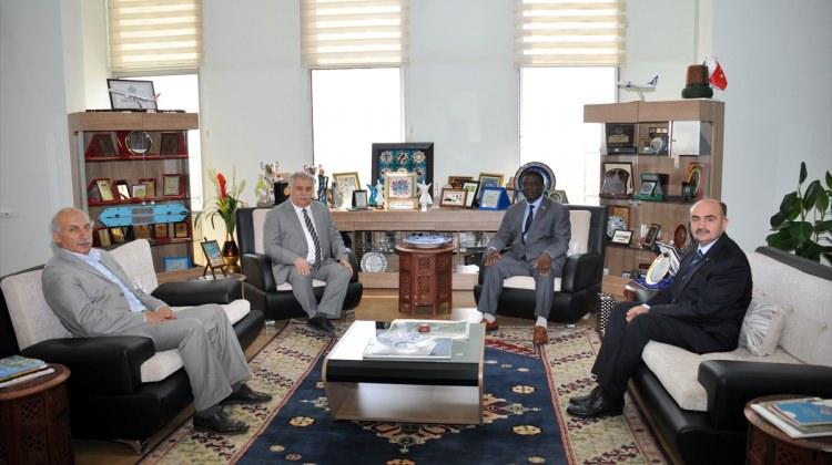 Burundi Büyükelçisi'nden NEÜ'ye ziyaret
