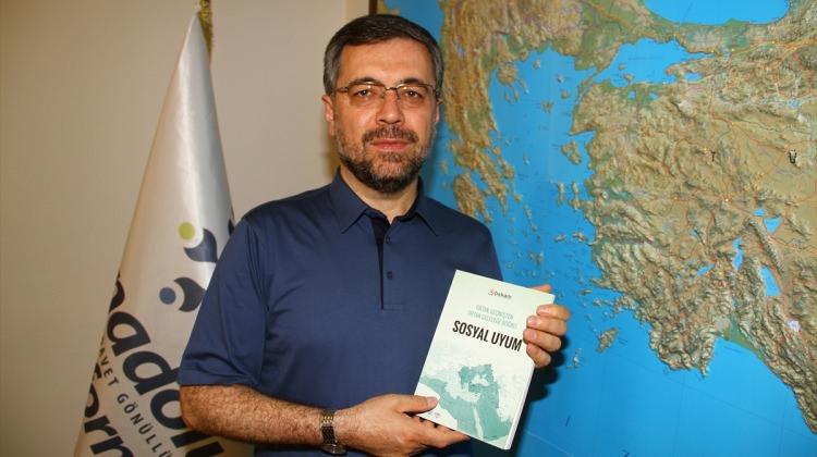 Suriyeliler için "Sosyal Uyum" kitabı çıktı