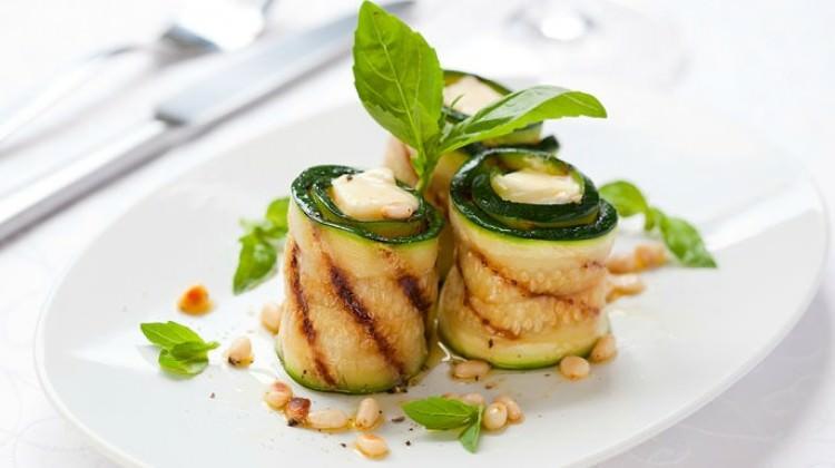 Peynirli ızgara kabak ruloları