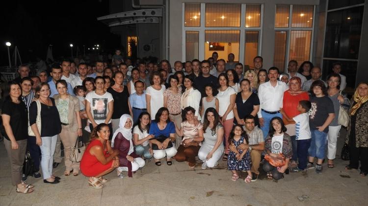 İzmir'de sağlık personeli iftarda buluştu