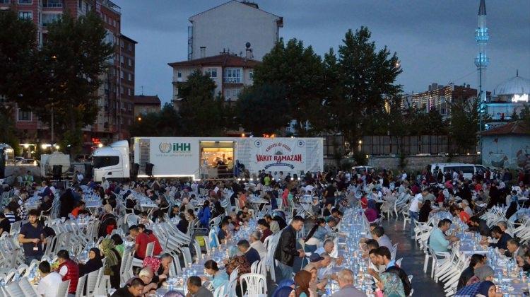 İHH''dan Kütahya'da 2 bin kişiye iftar