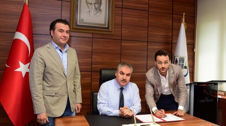 Uşak Sportif ile Muratbey Gıda sözleşme yeniledi