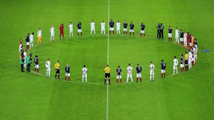 UEFA saygı duruşu olmayacak dedi ama...