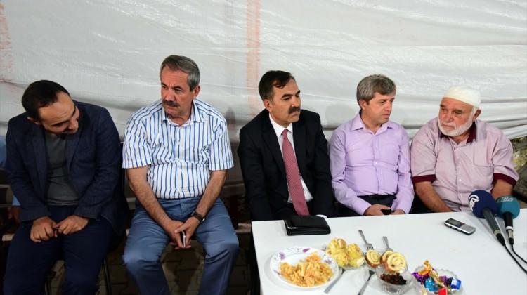Vali Çınar'dan Ahıska Türklerine bayram ziyareti