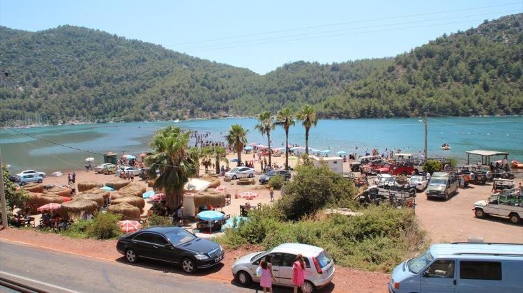 Marmaris'in ünlü plajına su ve tuvalet talebi