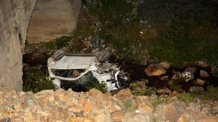 Gümüşhane'de otomobil uçuruma devrildi: 7 yaralı