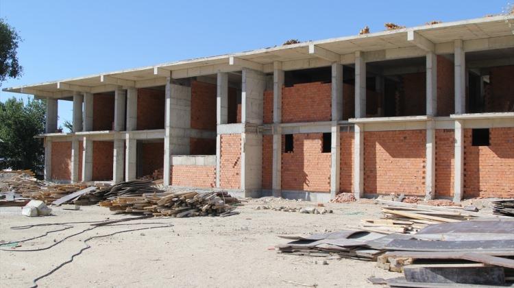 Cihanbeyli'de Gençlik Merkezi inşaatı devam ediyor