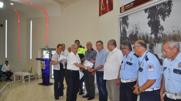 Tarsus'ta trafik memurlarına başarı belgeleri verildi
