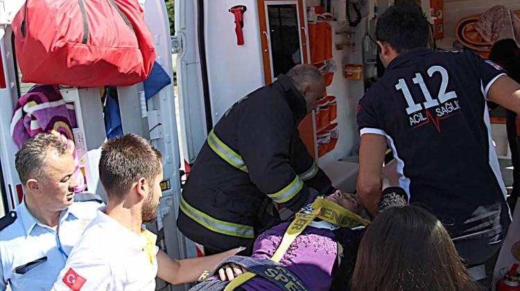 Karabük'te ambulansla otomobil çarpıştı: 6 yaralı