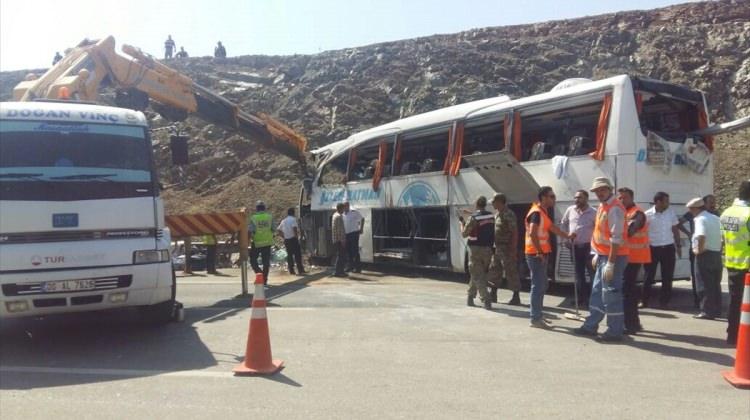 Gaziantep'te yolcu otobüsü devrildi