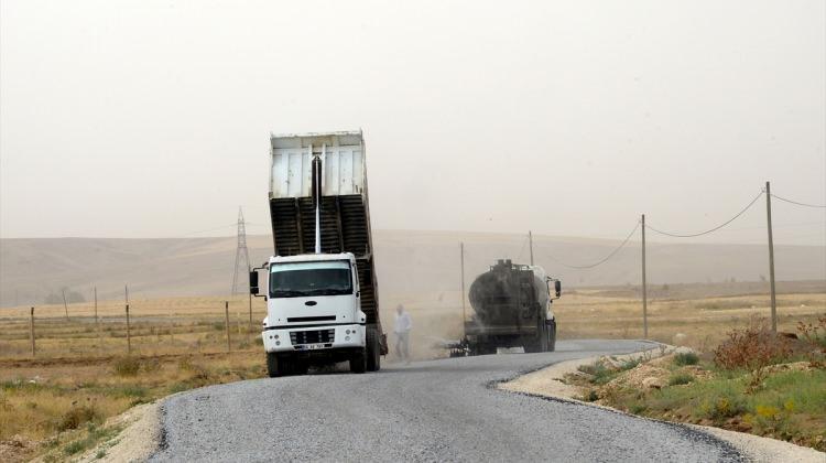 Bitlis'te köy yolları asfaltlanıyor