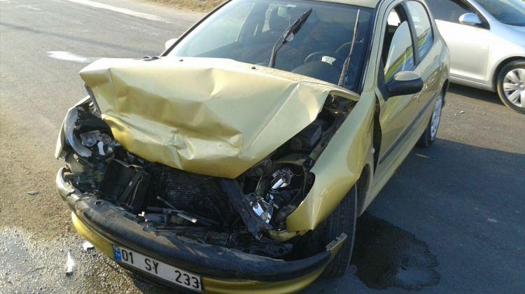 Yumurtalık'ta trafik kazası: 3 yaralı