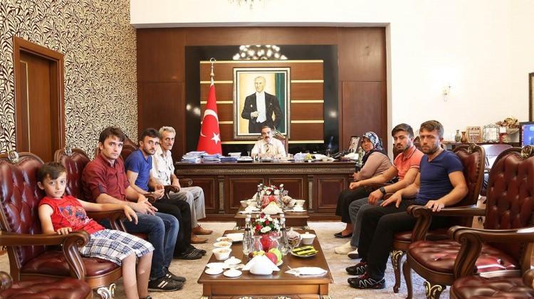 Şehit ailesinden Vali Coş'a ziyaret