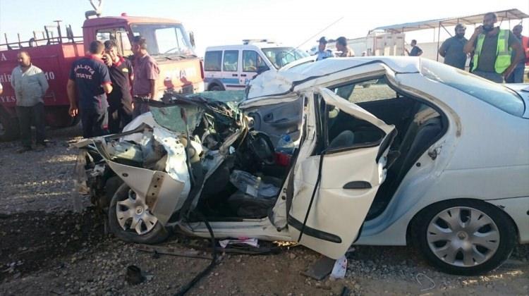 Malatya'da kamyonla otomobil çarpıştı: 3 yaralı