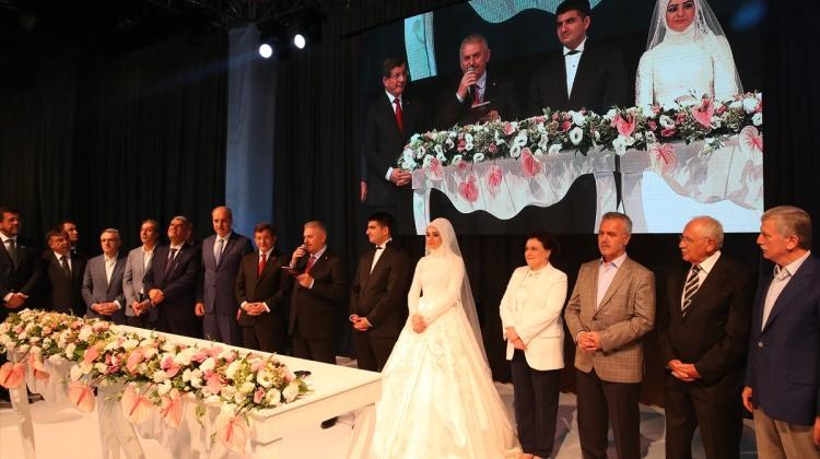 Milli Savunma Bakanı Işık, kızını evlendirdi