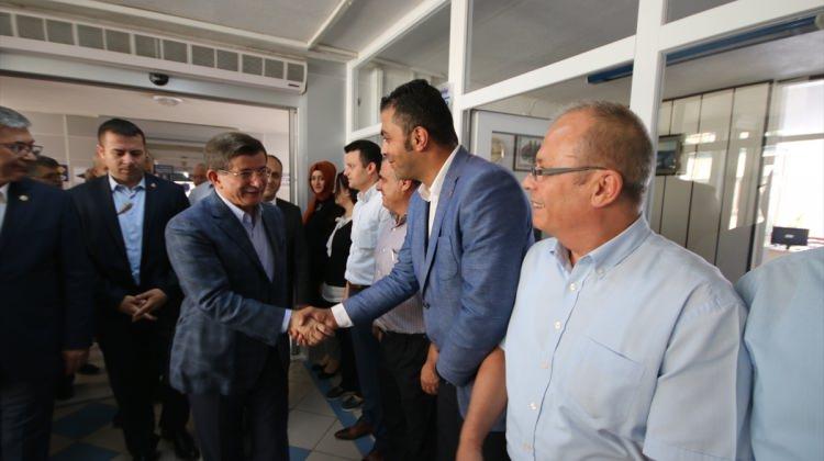 Davutoğlu, Beyşehir Belediyesini ziyaret etti
