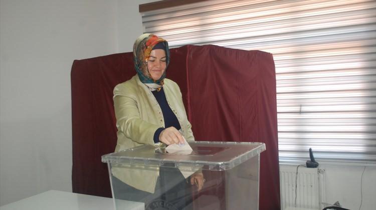 Pozantı'da belediye başkanvekilliği seçimi