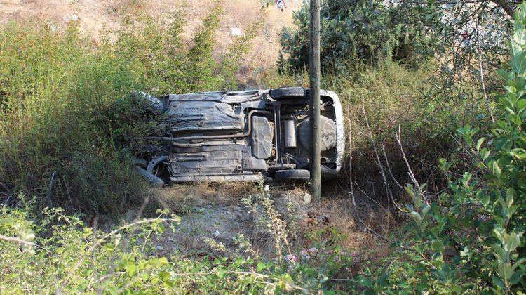 Tosya'da otomobil şarampole devrildi: 1 ölü, 5 yaralı