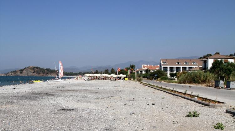 Fethiye'de sahil yolu trafiğe kapatıldı