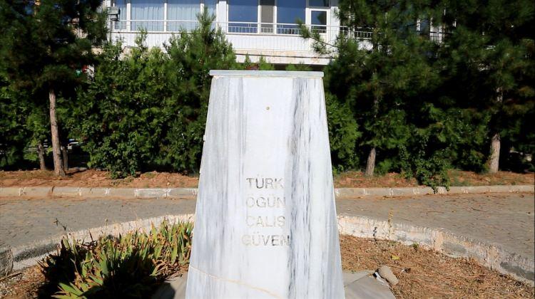 Darende'de Atatürk Büstü'nün çalındığı iddiası