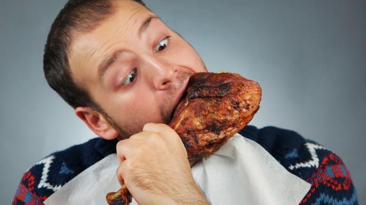 Yemek yerken dilinizi ısırdığınızda bunu yapın!