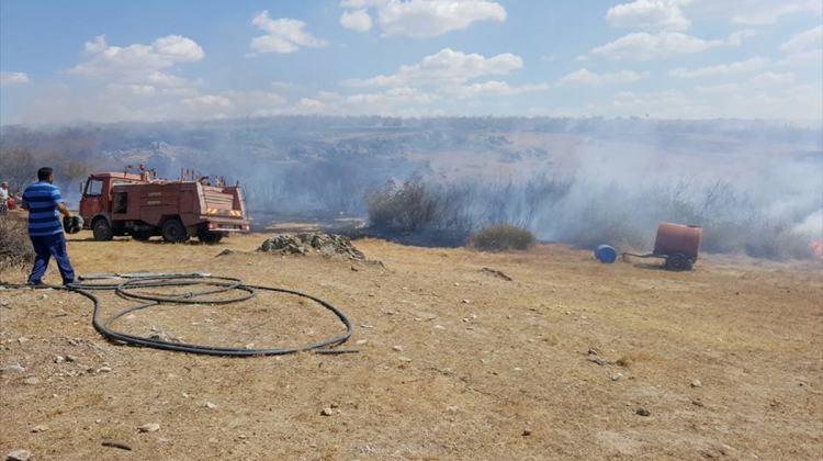 Lalapaşa'daki ot yangını söndürüldü