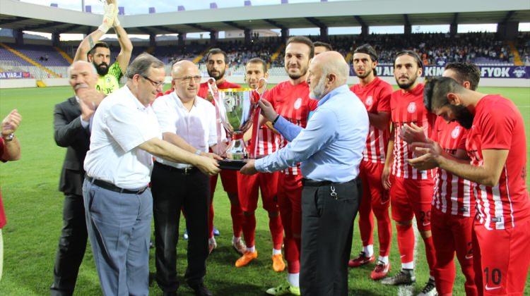 Afjet Afyonspor şampiyonluk kupasını aldı