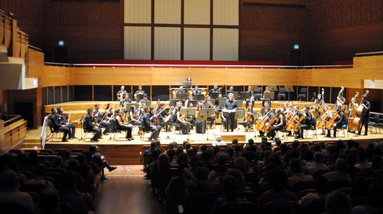 Yunan-Türk Gençlik Orkestrası İzmir'de konser verdi