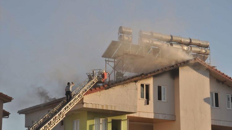 Antalya'da çatı yangını