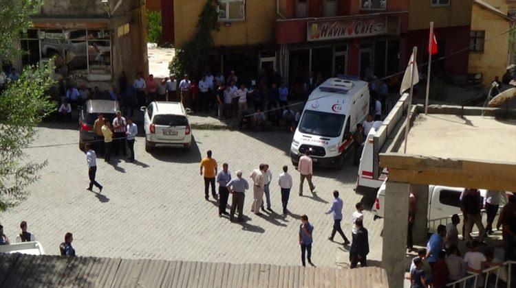 Şemdinli'de AK Parti adayına silahlı saldırı