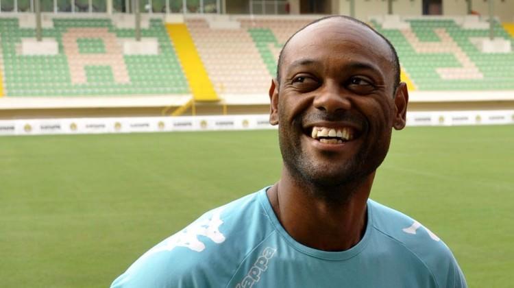 Vagner Love'dan Eto'o kıyaslamasına cevap