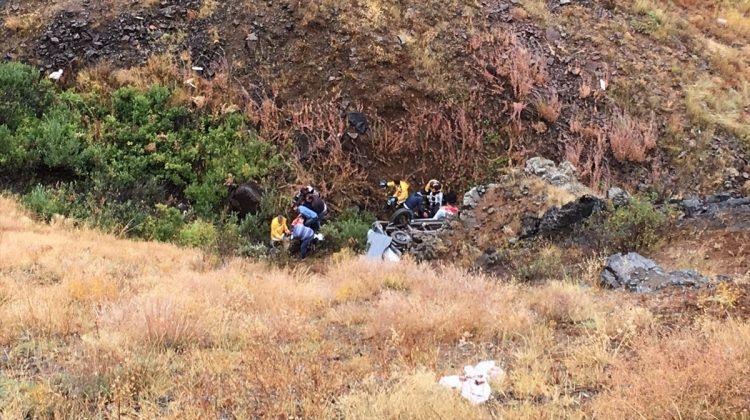 Sivas'ta minibüs uçuruma devrildi: 14 yaralı